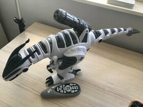 Robo-Dinosaurus šikovný