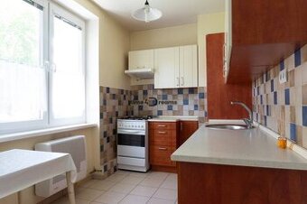 NA PREDAJ 2 izbový byt v širšom centre Hlohovca