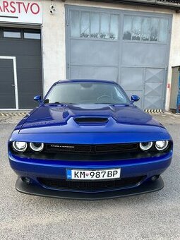 Predam Dodge Challenger 5,7 hemi V8 automat r.v.2019