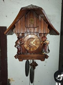 Predám velké funkčné starožitné kukučkové hodiny 240 €