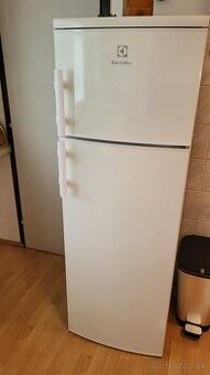Chladnicka s mraznickou zn. Electrolux