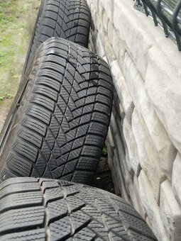 Zimné pneumatiky na diskoch 215/60/r16