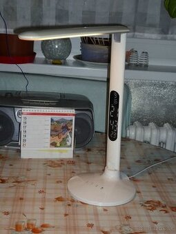Predám stolnú LED lampu s hodinami