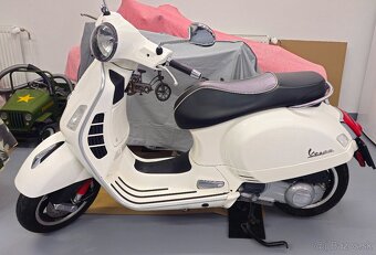 VESPA GTS 300 SUPER...ABS-ASR