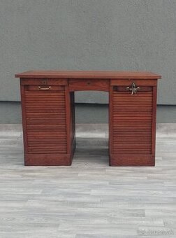 Stôl písací roletový. - 1