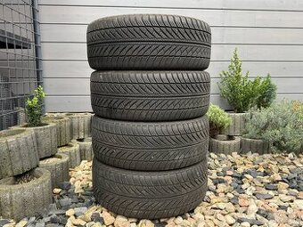 245/45 R18
