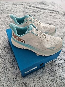 Hoka Clifton 9
