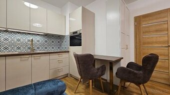 Luxusna plne zariadena garsonka