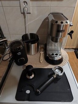 Kávovar + vybavenie