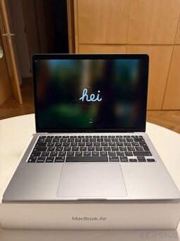 MacBook Air M1 / 256 / 8