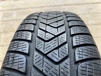 215/65R17 99H Pirelli Scorpion Winter