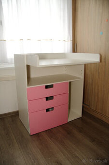 IKEA prebalovací pult - ružový