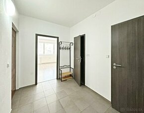 Moderný 2 izbový byt v peknom prostredí mesta Nová Baňa