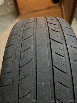 Predám pneu 215/55 R17