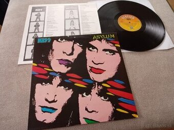 KISS „Asylum „ /Casablanca 1985/+orig. vnut ob/texty , sk