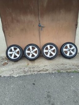 Letné gumy s elektrónami