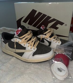 Nike Air Jordan 1Retro Low