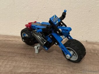 Lego Technic naťahovacia motorka 8370