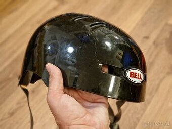 Cyklistická prilba BELL