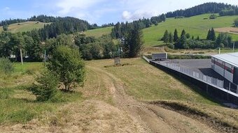Pozemok v krásnom prostredí Novote