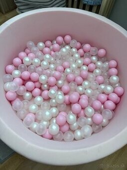 Guličky do bazéna