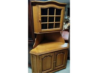 Rohový príborníček