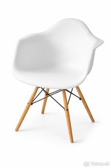 Dizajnová stolička biela (použitá)