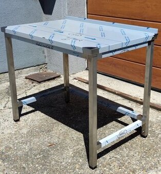 Pracovné dosky, nerezové stoly, gastro vybavenie a nábytok