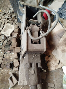 Hydraulické kladivo HRK 2000
