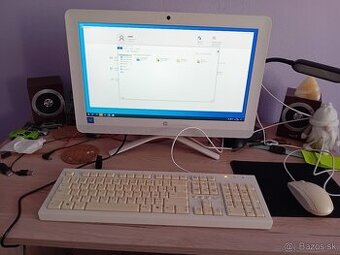 Predam počítač hp monitor myš klávesnica kabel