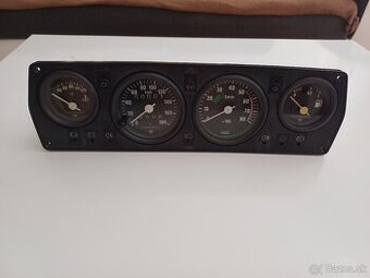 škoda 105,136 budíky