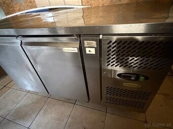 TEFCOLD gastro chladiaci stôl 136 cm – plne funkčný