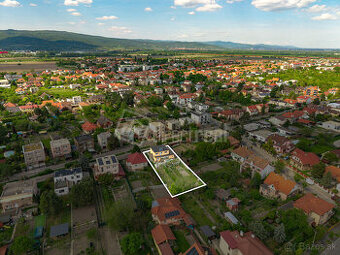 Predáme: Priestranný 6-izbový rodinný dom vo Vajn…