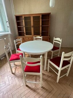 Rozkladací stôl so 6 stoličkami