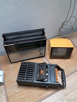 Retro radio