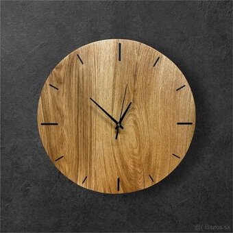 Nástenné dubové hodiny