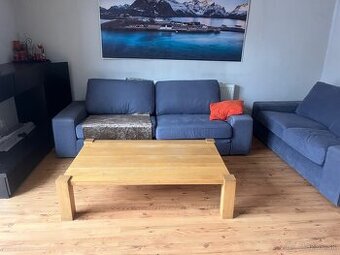 Dreveny masivny konferencny stolik