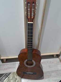 Predam akustickú gitaru