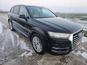 Predáme našu rodinnú AUDI Q7 -3,0TDi v plnej výbave