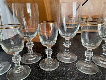 Súprava pohárov na víno a destiláty