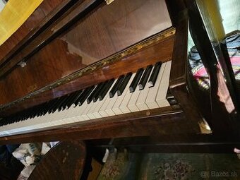 Klavír Petrof