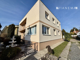 NA PREDAJ 7 izbový zrekonštruovaný dvojgeneračný RD