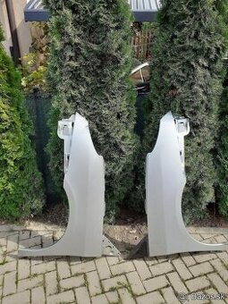 predam predny blatnik na citroen C8 strieborny