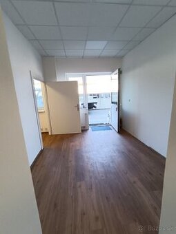 Prenájom 44m2kancelárske priestory bezbariérové klim. Nitra