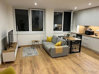 2 izbový byt Trenčín, prenájom, ul. P. Bezruča, parkovanie