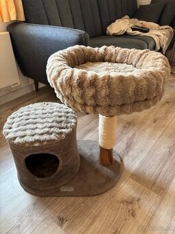 škrabadlo s domčekom pre mačku