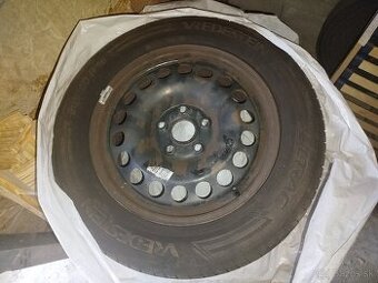celoročné pneumatiky Vredestein 205/60 R16 na plechových dis