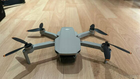 Dron DJI Mini 2 fly more combo