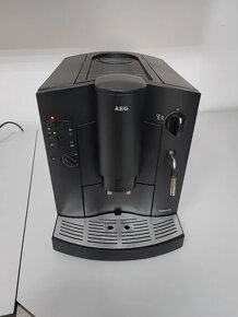 Plne funkčný plnoautomatický kávovar AEG Cafamosa