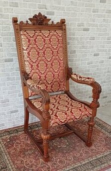 Staroẓ̌itné kreslo